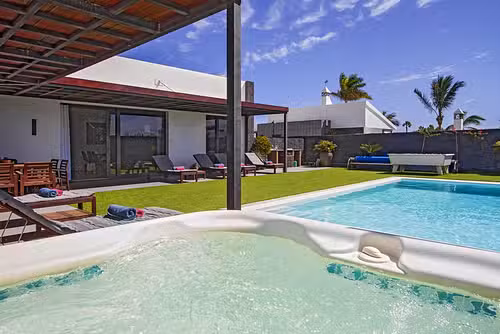 Villa Angelina hot tub