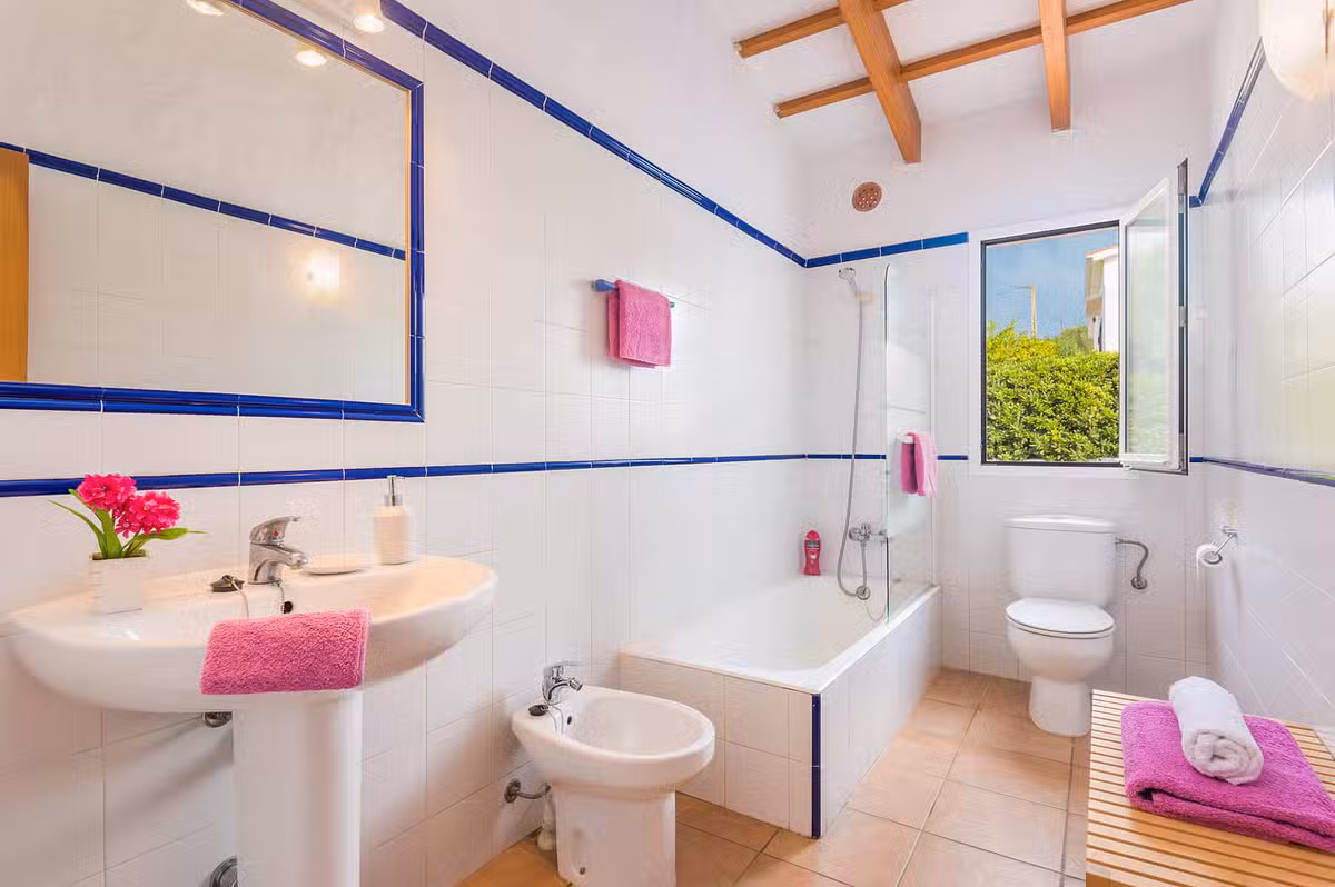 Villa Amber - En-suite bathroom