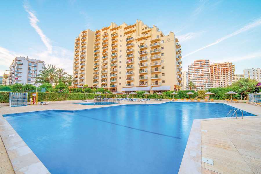 Club Amarilis, Portugal