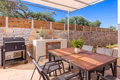 Villa Esperos outdoor dining