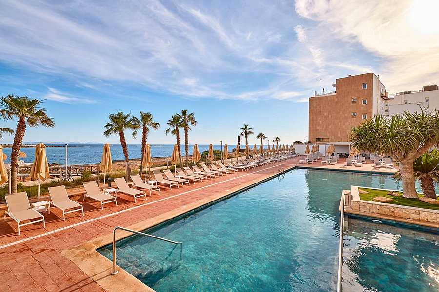 Universal Hotel Romantica, Balearics