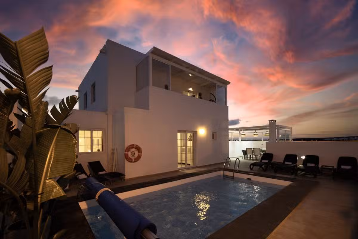 Villa Sirena By Night