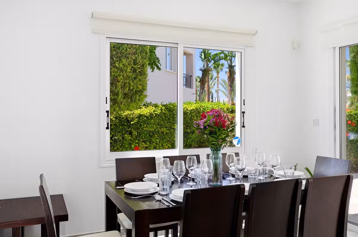 Villa Oasis Blue