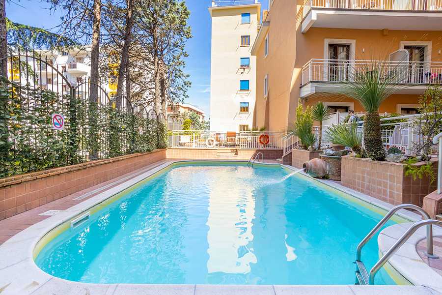 Michelangelo Hotel, Italy