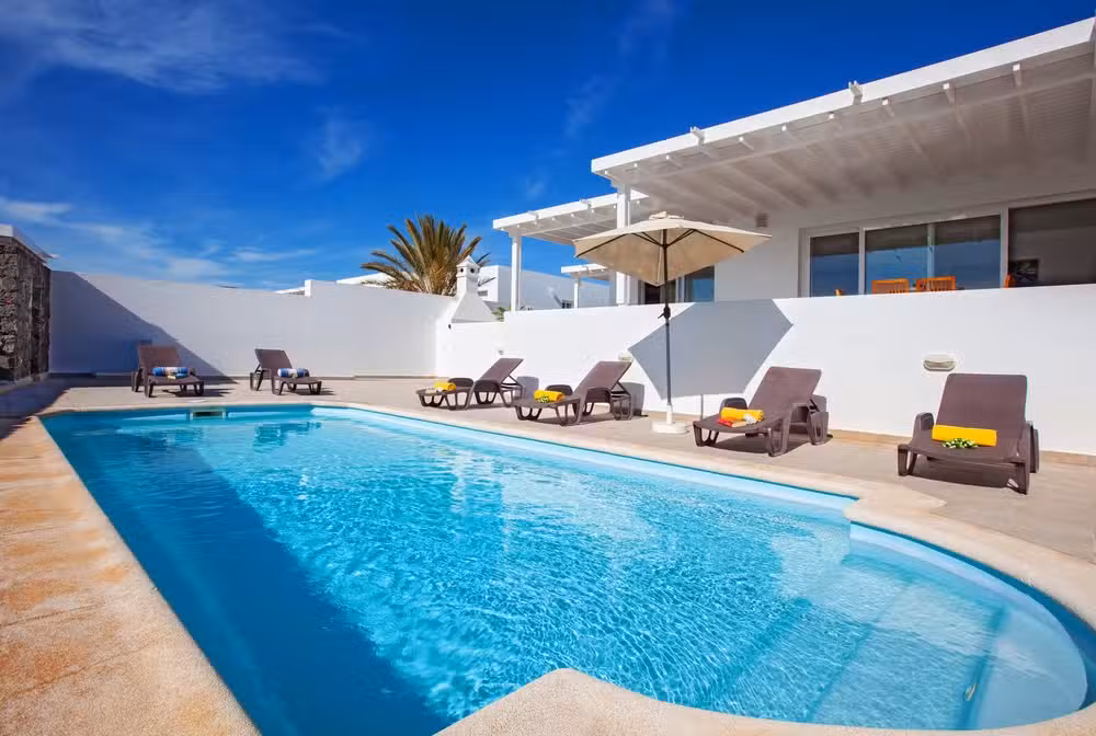 Captains Retreat pool