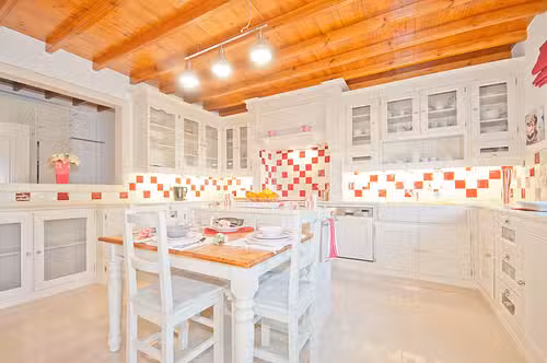 Villa Sibbo in Olhos D'Agua, Algarve, Portugal