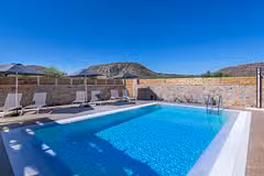 Villa Esperos pool