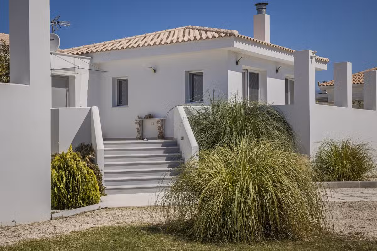 Ai Helis Summer House