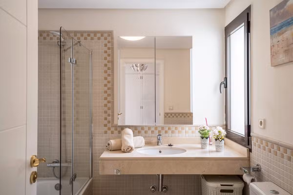 Casa Dubh-Linn Bathroom