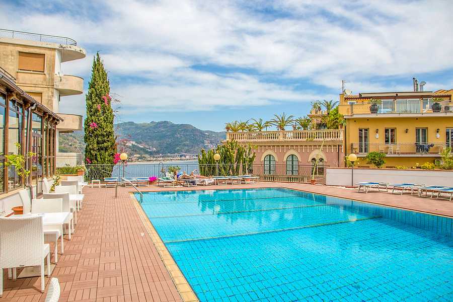 Villa Esperia, Italy