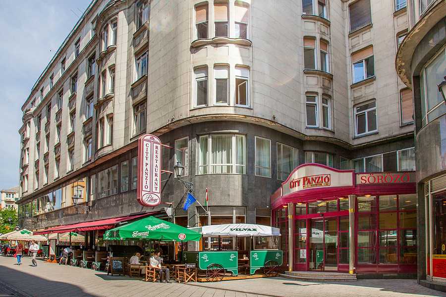 City Hotel Pilvax, Hungary
