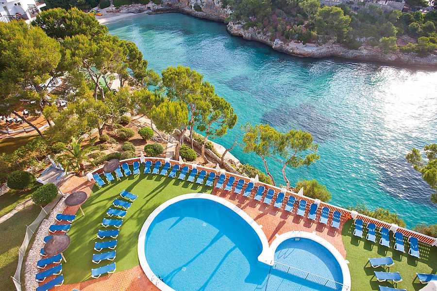 Cabot Cala Ferrera, Balearics
