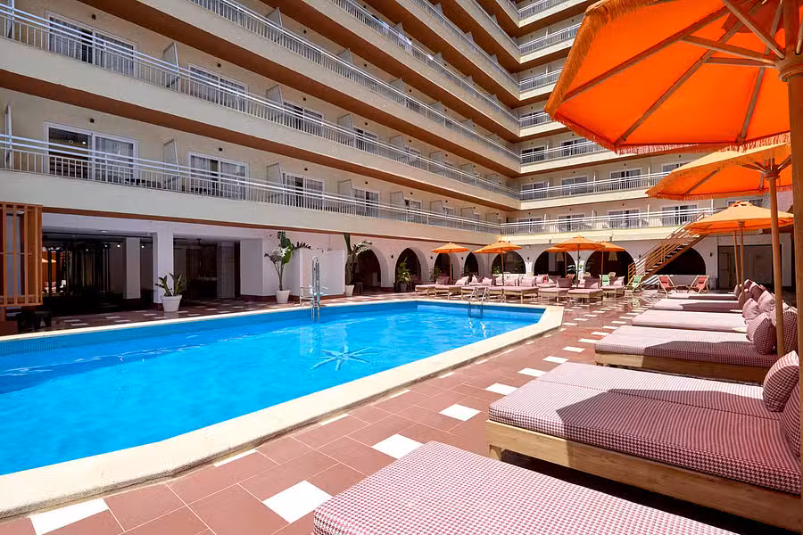 tent Bahia de Palma, Balearics