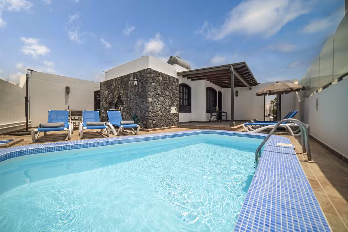 Villa Andorra pool area