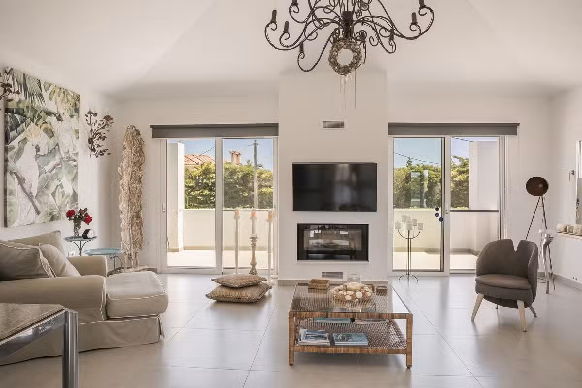 Ai Helis Summer House