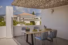 Ai Helis Summer House