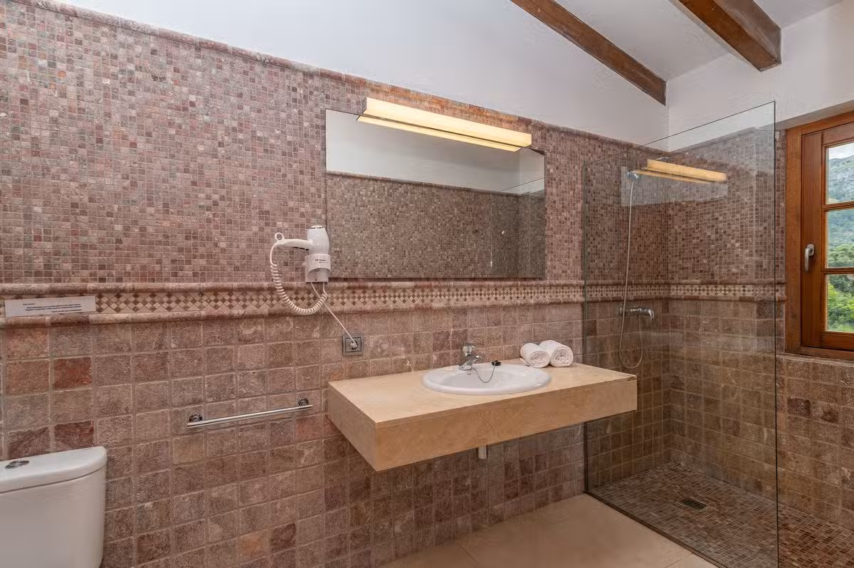 Vall den Marc Bathroom