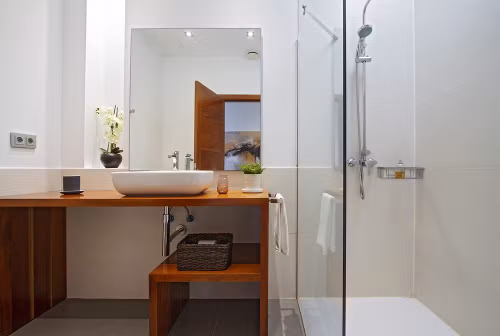 Villa Angelina shower room