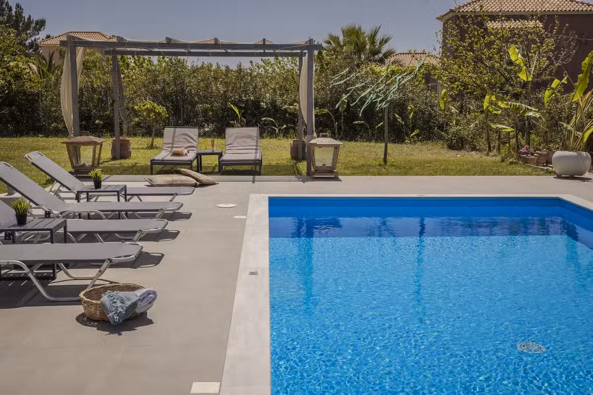 Ai Helis Summer House