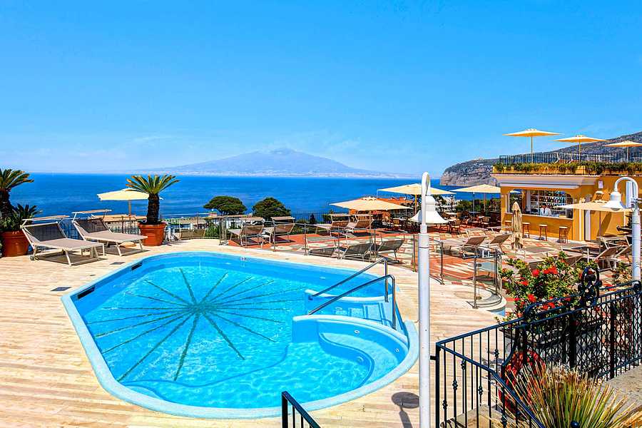 Grand Hotel De La Ville, Italy