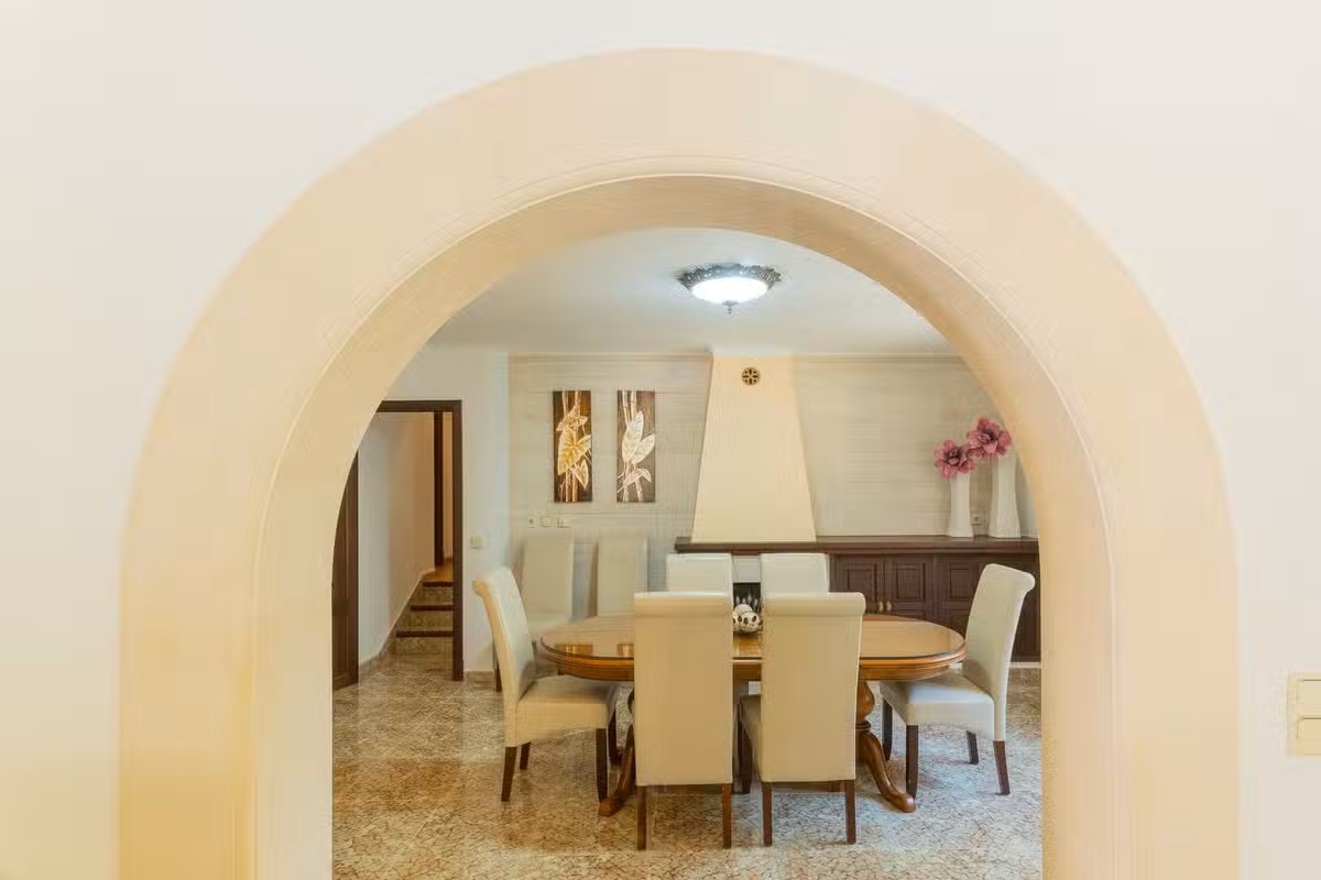 Villa Es Jardi dining room
