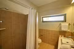 NAUTILOS BATHROOM 2