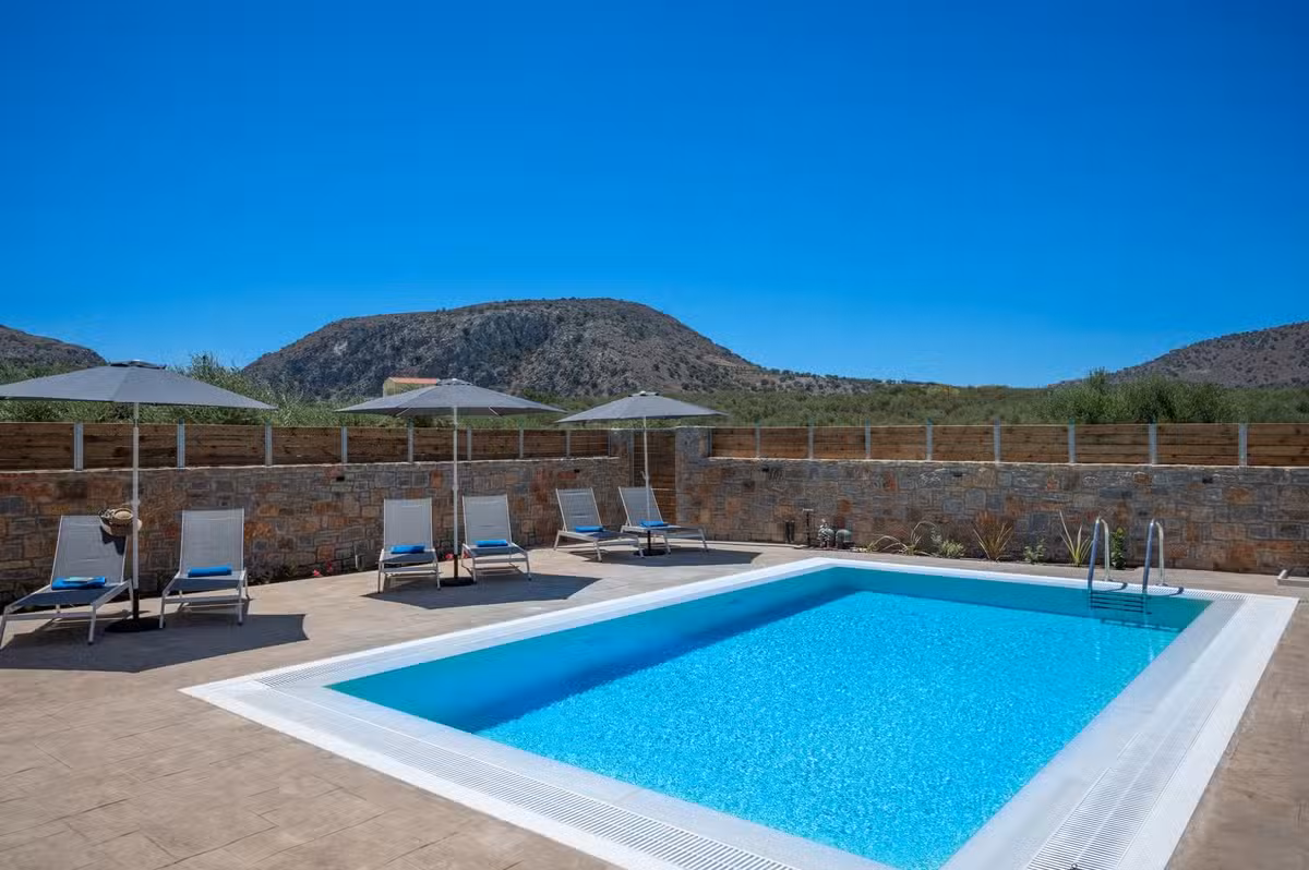 Villa Esperos pool