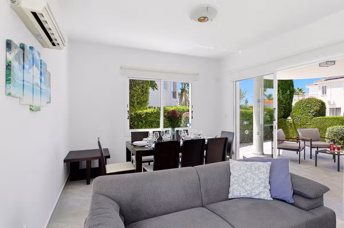 Villa Oasis Blue