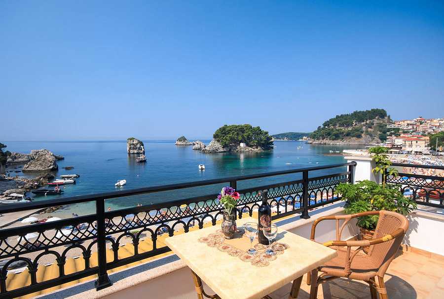 Villa Coralli, Greece