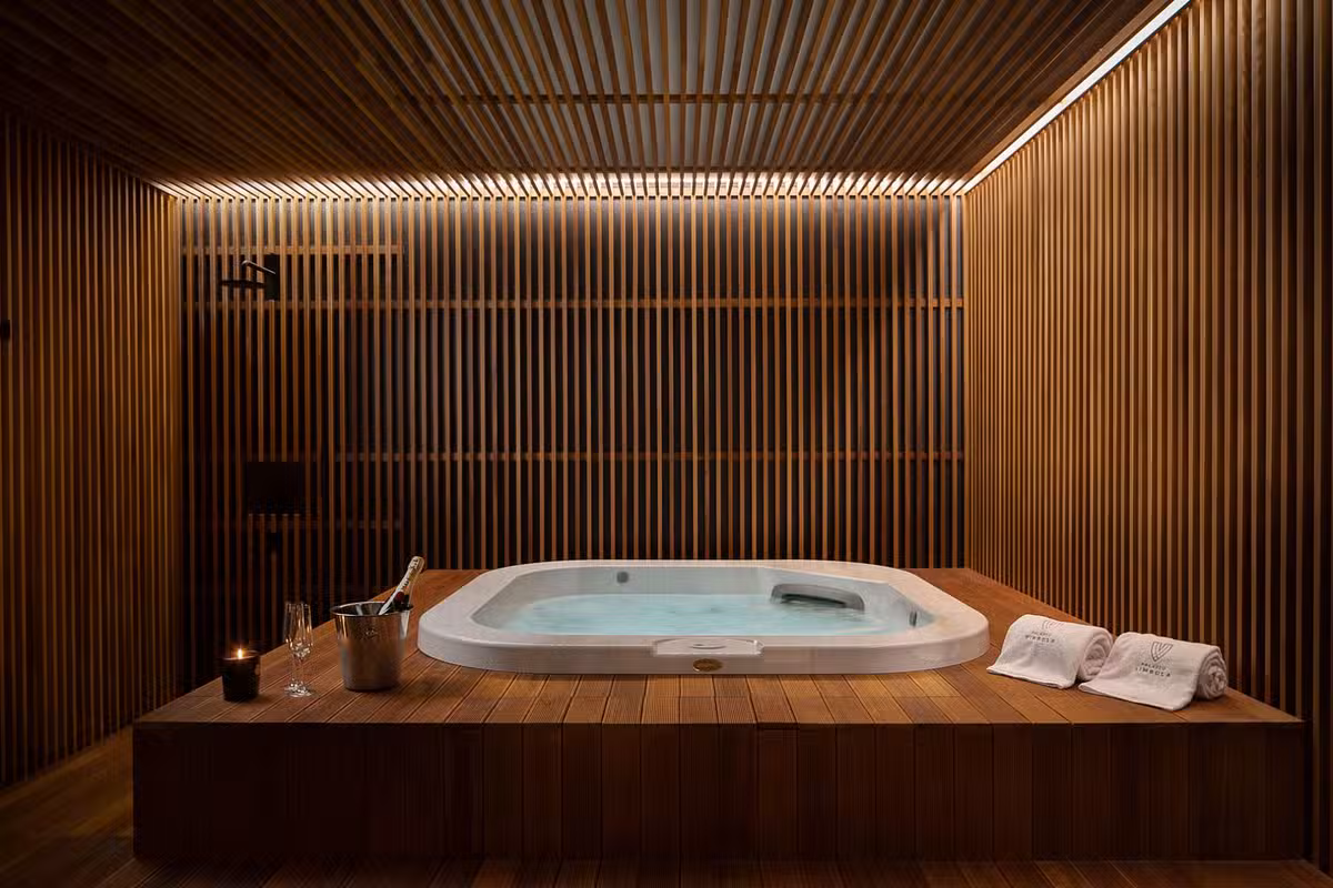 Palazzo Villa hot tub