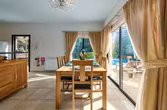 Villa Camelot Dining Area