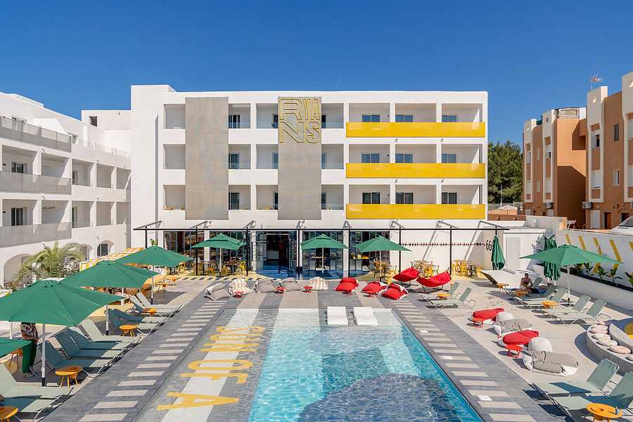 Ryans Lola's Ibiza, Balearics