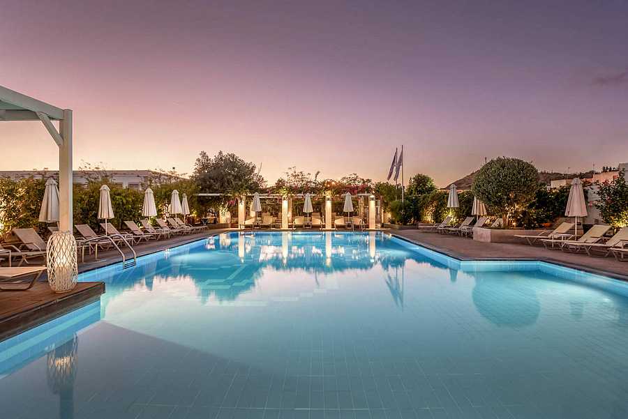 Nissia Kamares, Greece