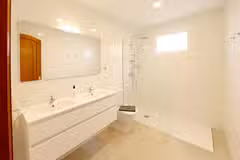 Villa Andorra bathroom