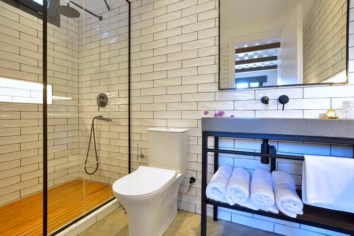 Villa Flamingo Bathroom