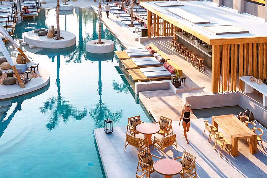 The Syntopia, Greece