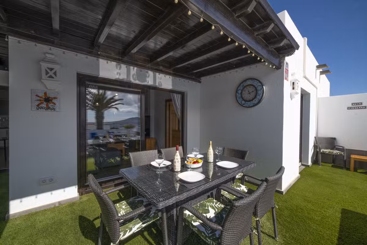 Villa Joelle Outdoor Dining
