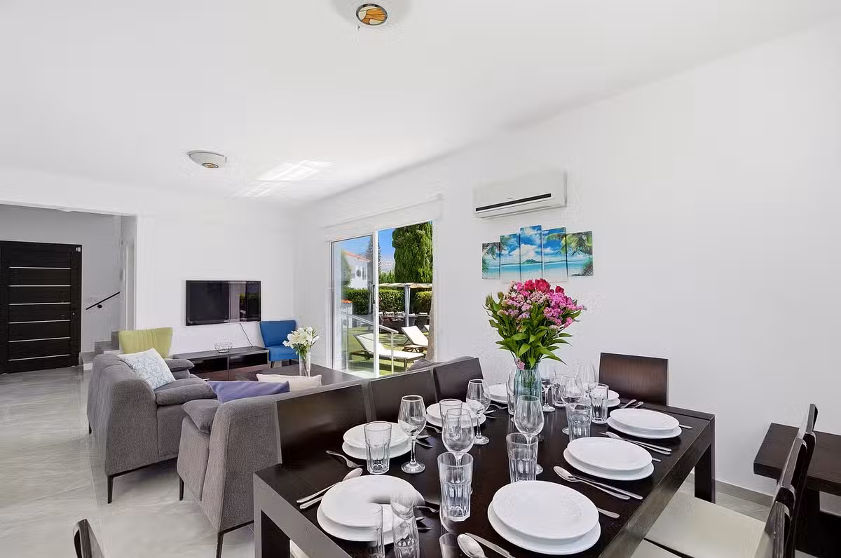 Villa Oasis Blue