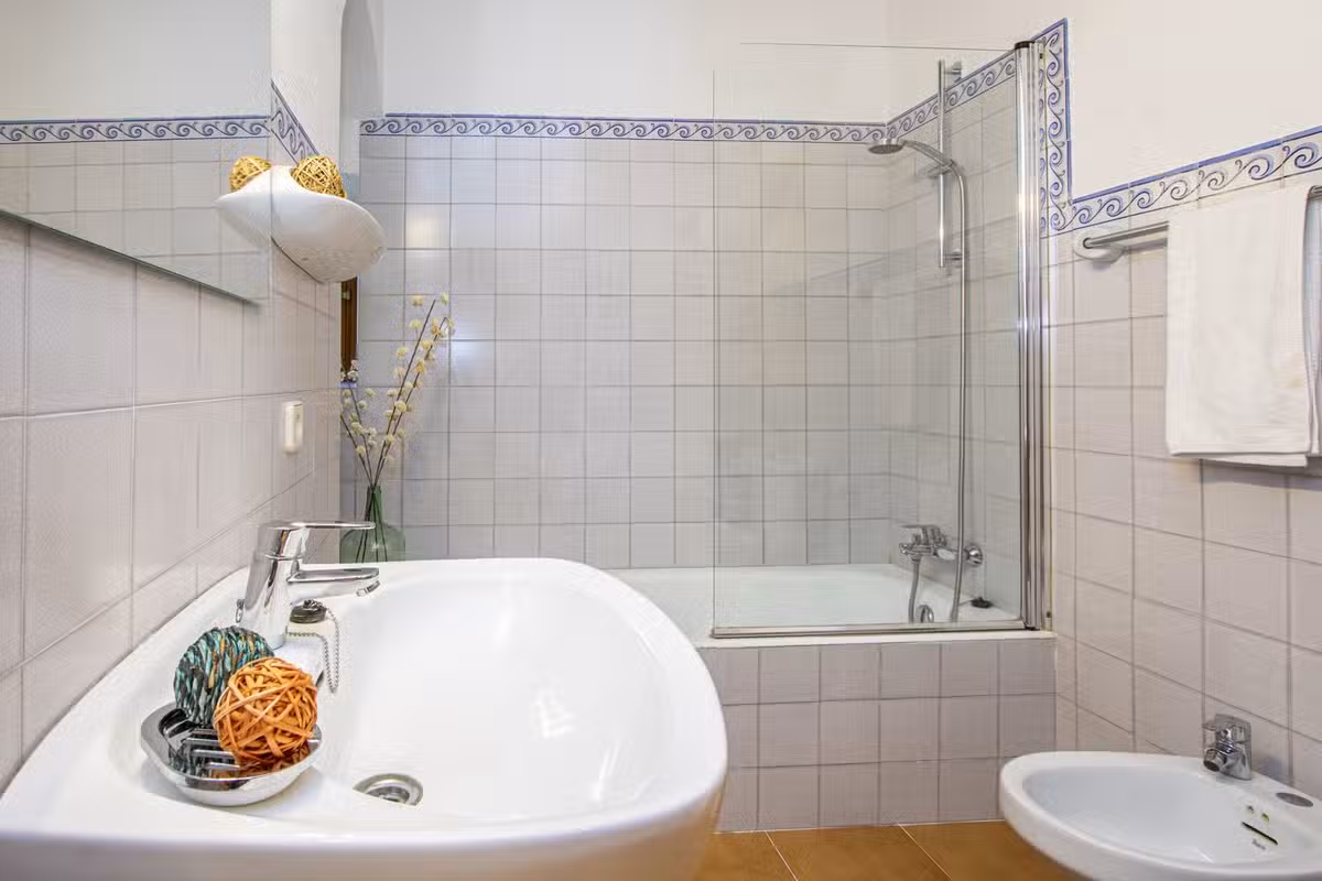 Villa Segui Petit Bathroom