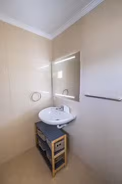 Villa Bethany Bathroom