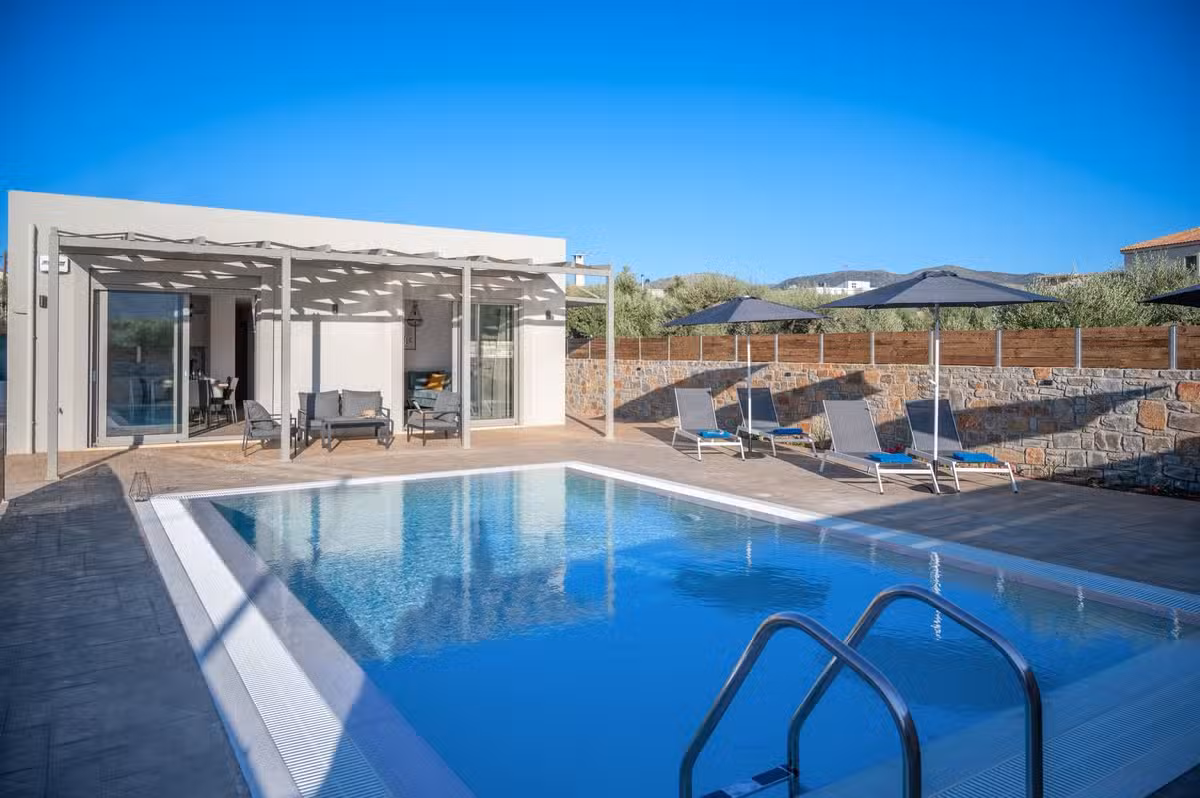 Villa Esperos pool