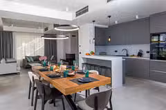 Villa Monte dining table