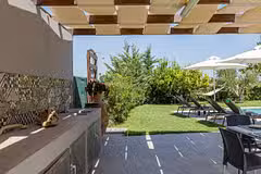 Villa Arhontia