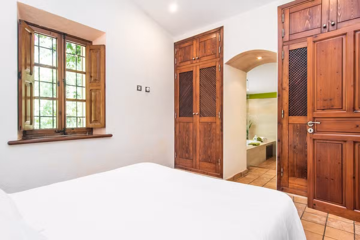 Villa Llenyater bedroom double bed
