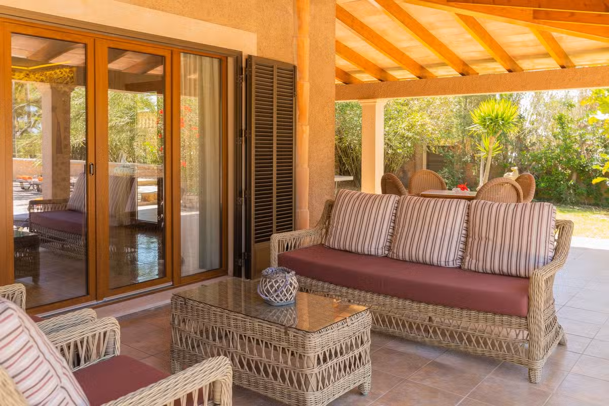 Villa es Jardí outdoor seating