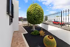 Villa Andorra front garden