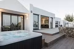 Villa Causel Hot Tub