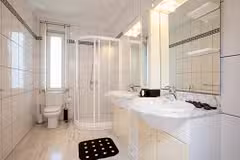 Casa Del Gray shower