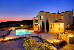 NAUTILOS BY NIGHT