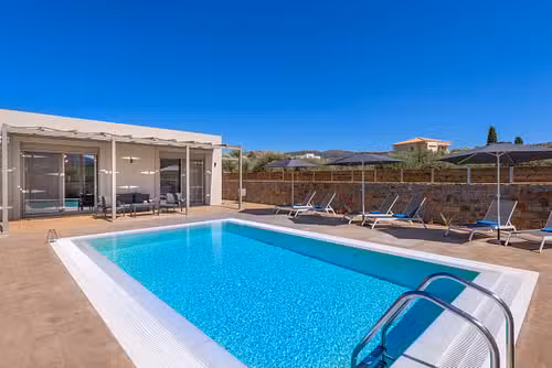 Villa Esperos pool